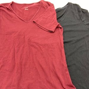 2 women’s tops size large